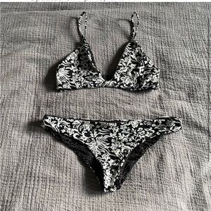 Acacia swim makai bottoms EUC black batik